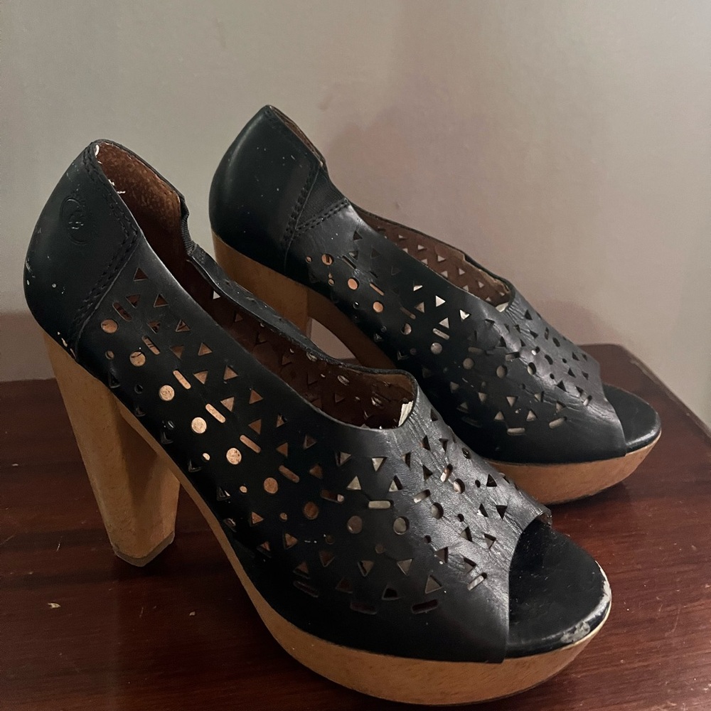 Lucky Brand Black Heels with Cut-Out Design and Chunky Wooden Heel